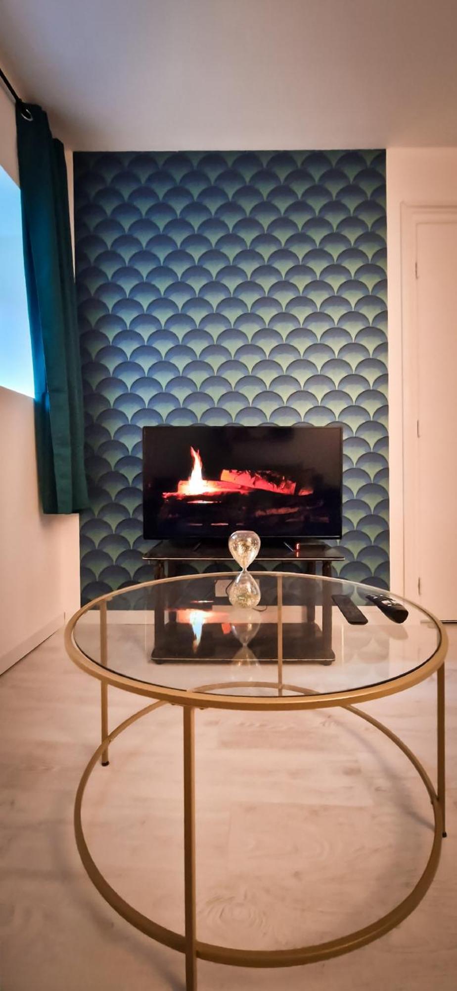 L'Art Deco 3 Etoiles Wifi, Netflix, Disney, Coeur De Bastide Villefranche-de-Rouergue Luaran gambar